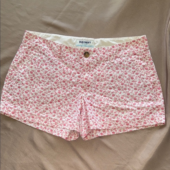 Old Navy Everyday Red Floral Pattern Shorts 3” Inseam Cotton Twill Sz 4 - Picture 1 of 8